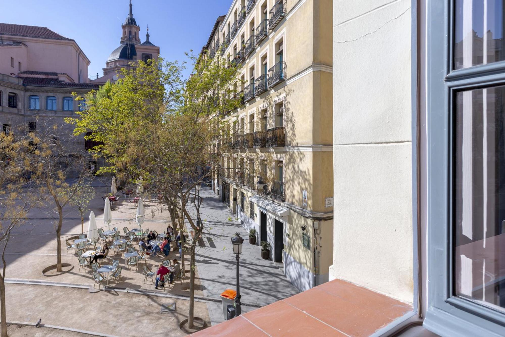 Precioso Apt En La Plaza De La Paja Latina Madrid Bagian luar foto