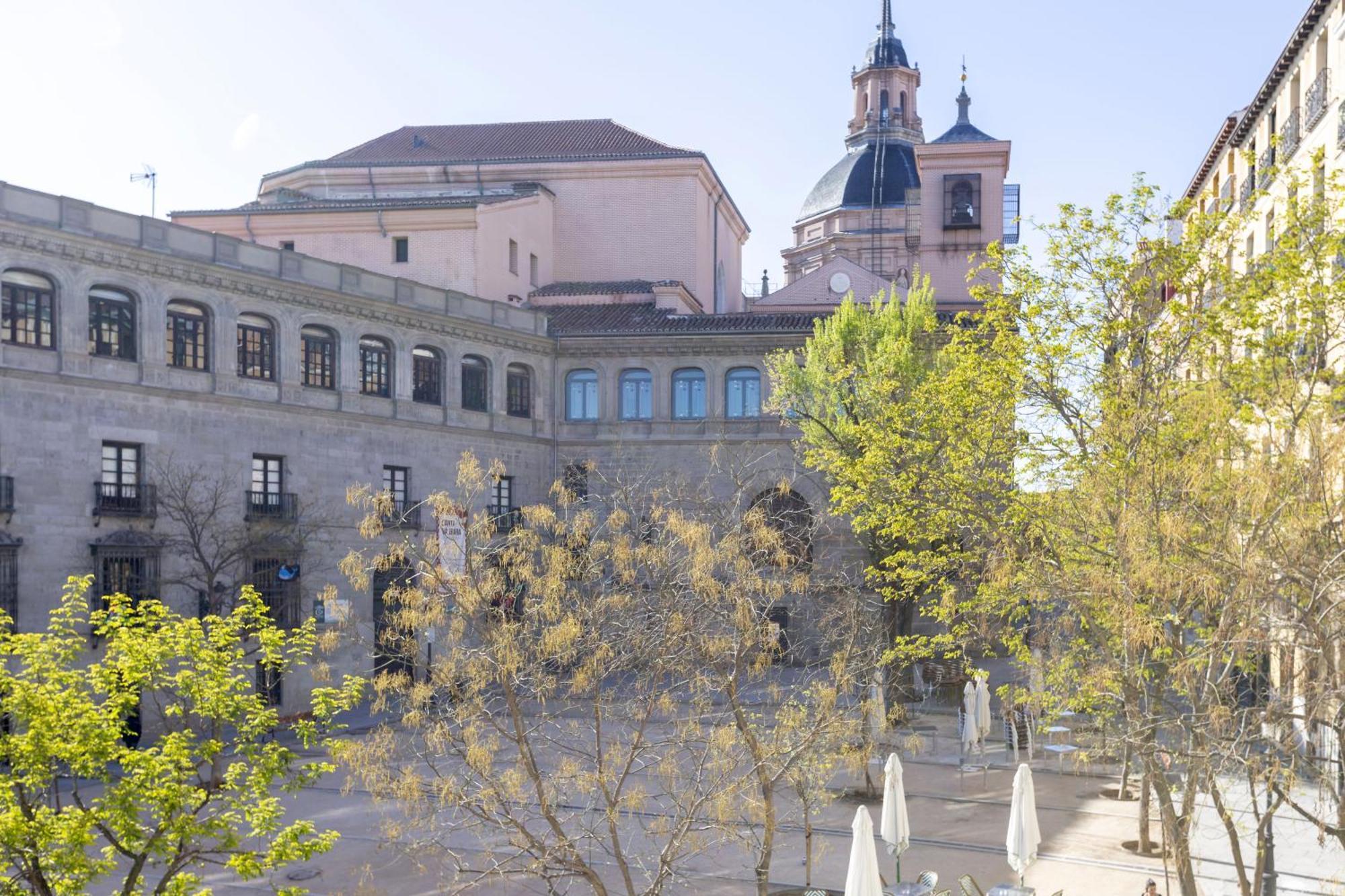Precioso Apt En La Plaza De La Paja Latina Madrid Bagian luar foto