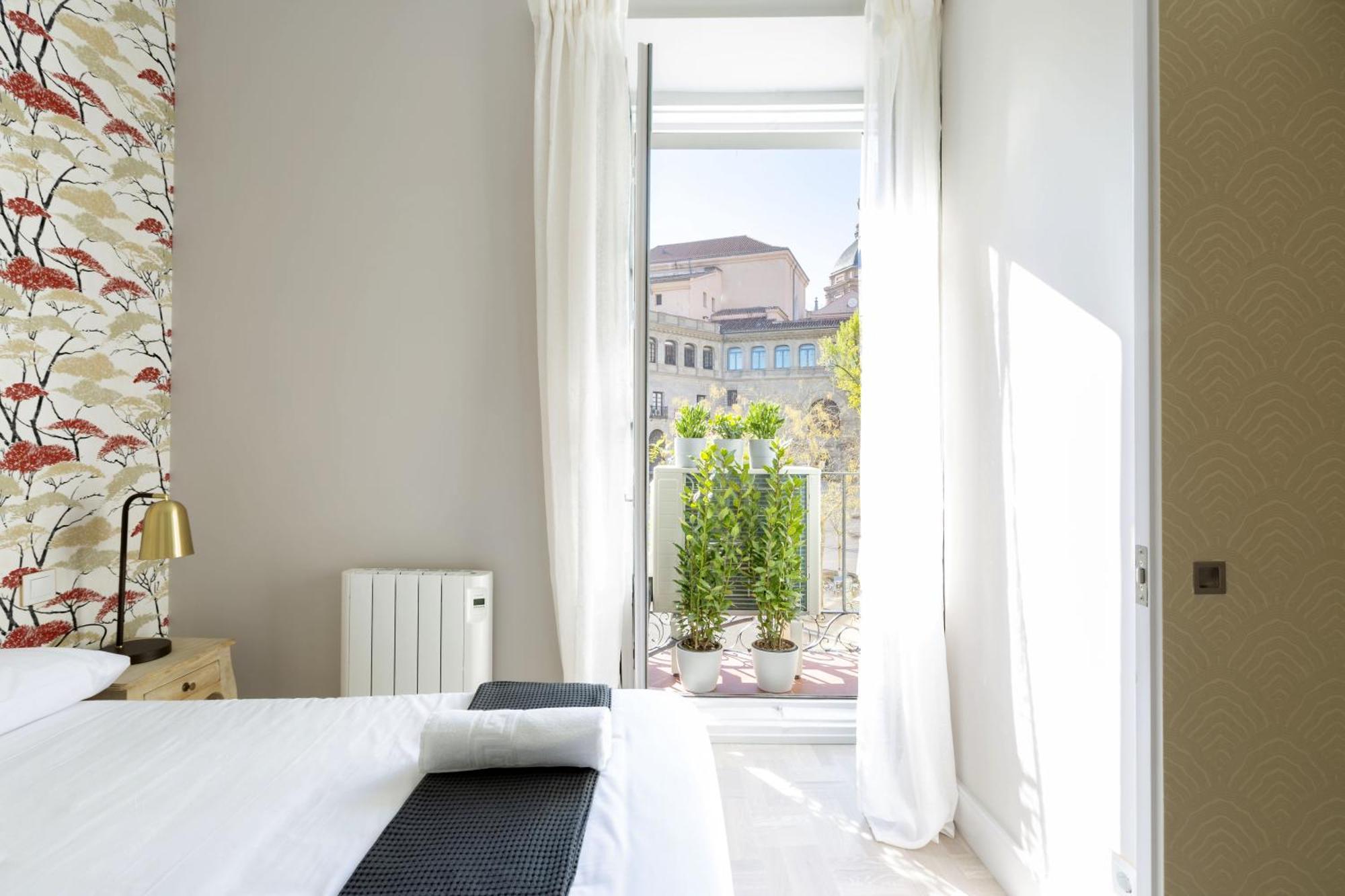 Precioso Apt En La Plaza De La Paja Latina Madrid Bagian luar foto